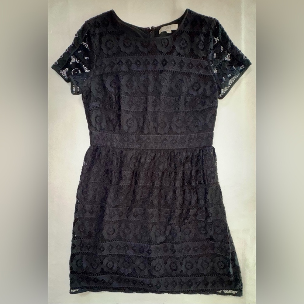 LOFT Classic Black Lace Short Sleeve Lined Dress (10) - Picture 7 of 17